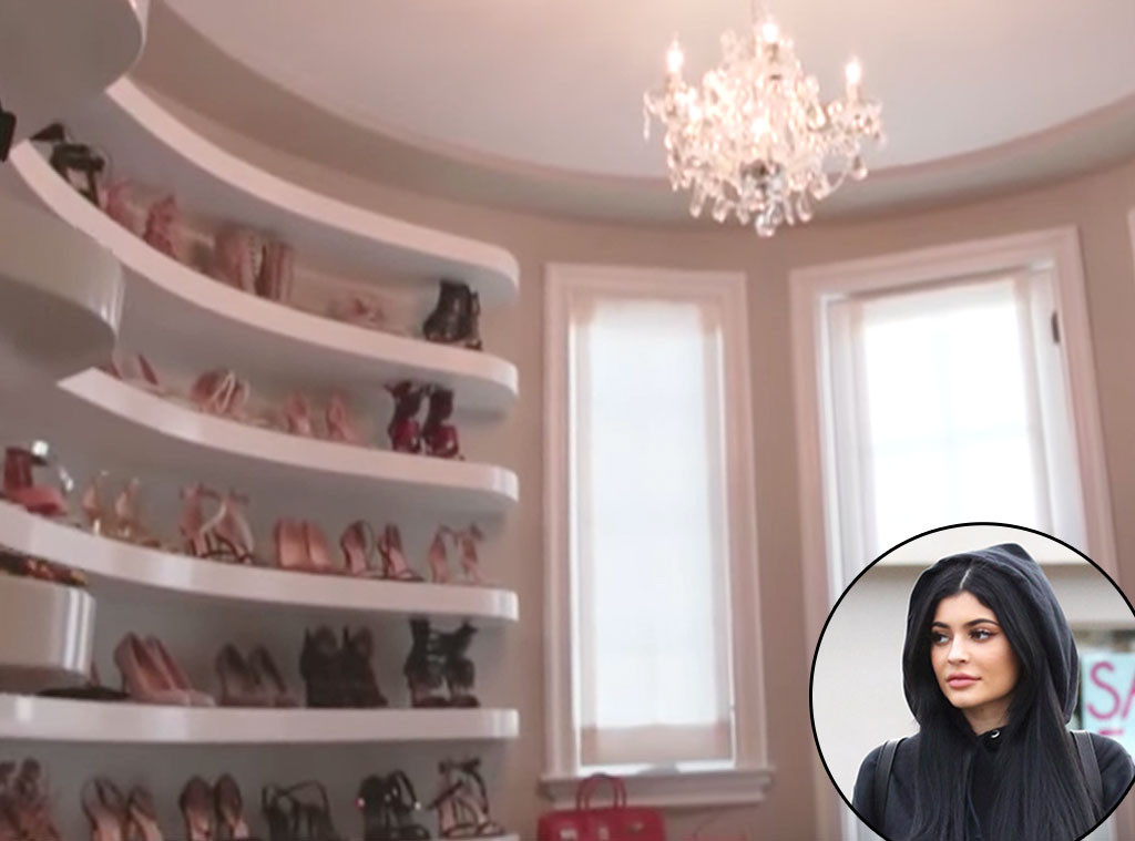 walk in closet size kylie jenner real estate closet battle of the kardashianjenner closets inside each stars lavish walk in closet size kylie jenner real estate closet battle of the kardashianjenner closets inside each stars lavish